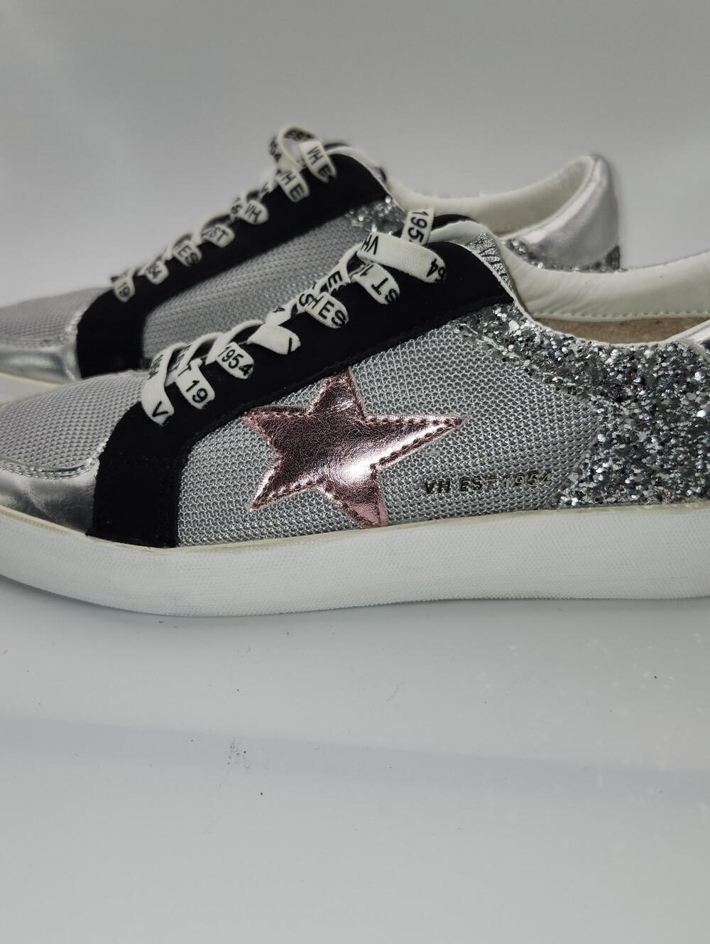 Vintage havana Women's Silver & Pink Star Lace-Up Sneakers - Detail - Picture 2 of 5